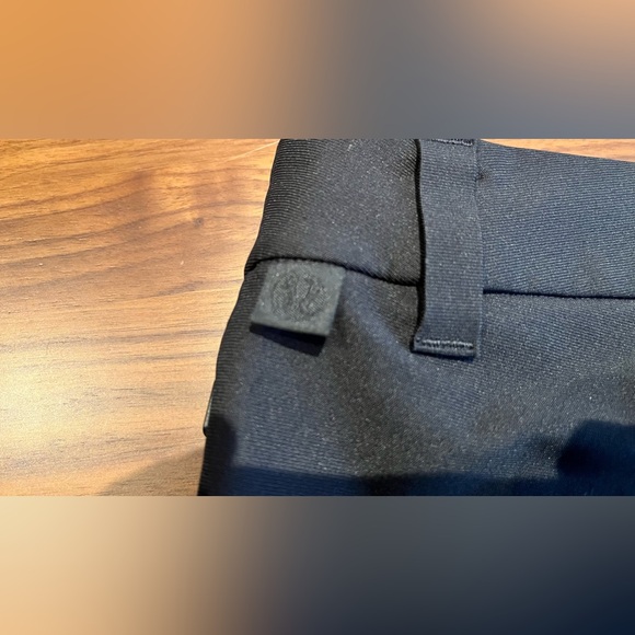 Lululemon Commission shorts black 32 length 9” - Picture 5 of 6